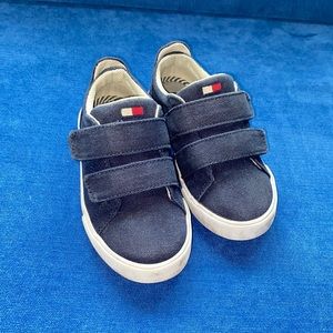 Toddler boys tennis shoes